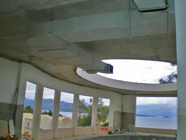 Δίκτυο αεραγωγών για σύστημα αφύγρανσης σε εσωτερική πισίνα